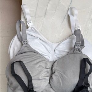 Women's Hofish black, Gray and White Nursing tanks 3 pack in VGUC